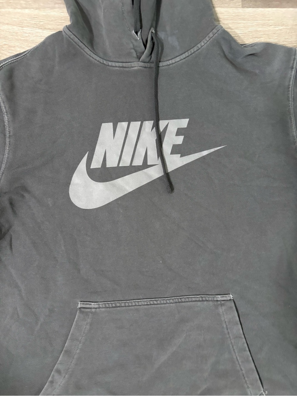 Nike Gray Short sleeve Pullover with Blue Tag - Picture 2 of 7